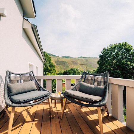 Gut Foersterlay - Exklusive Boutique Apartments Im Historischen Winzerhaus Direkt An Der Mosel Lösnich Екстериор снимка